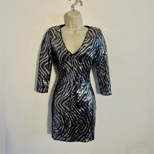 Guess Sequin‎ Mini Dress Bodycon Silver Zebra Print 3/4 Sleeve Sz 2 Cocktail Y2K